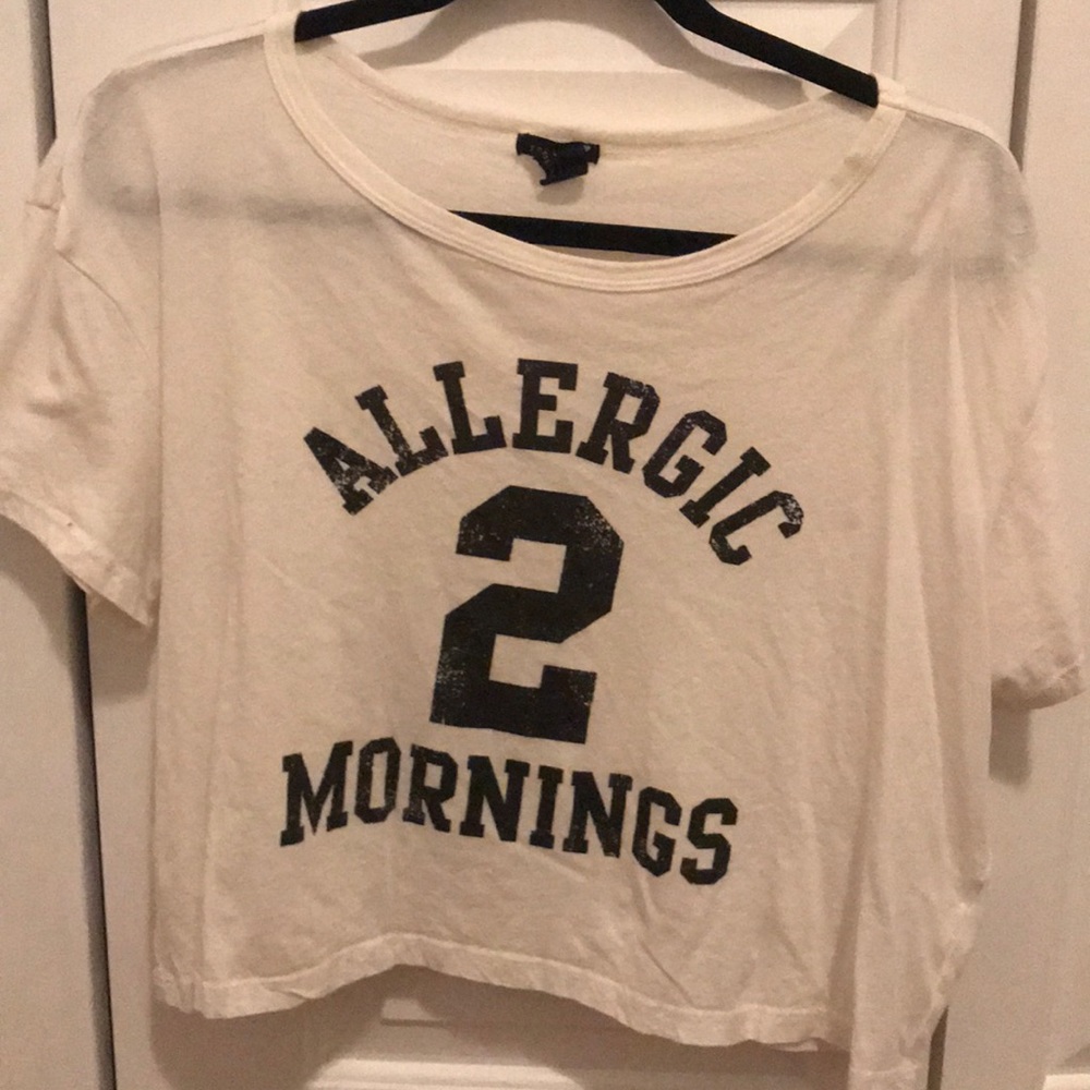 White cropped graphic tee